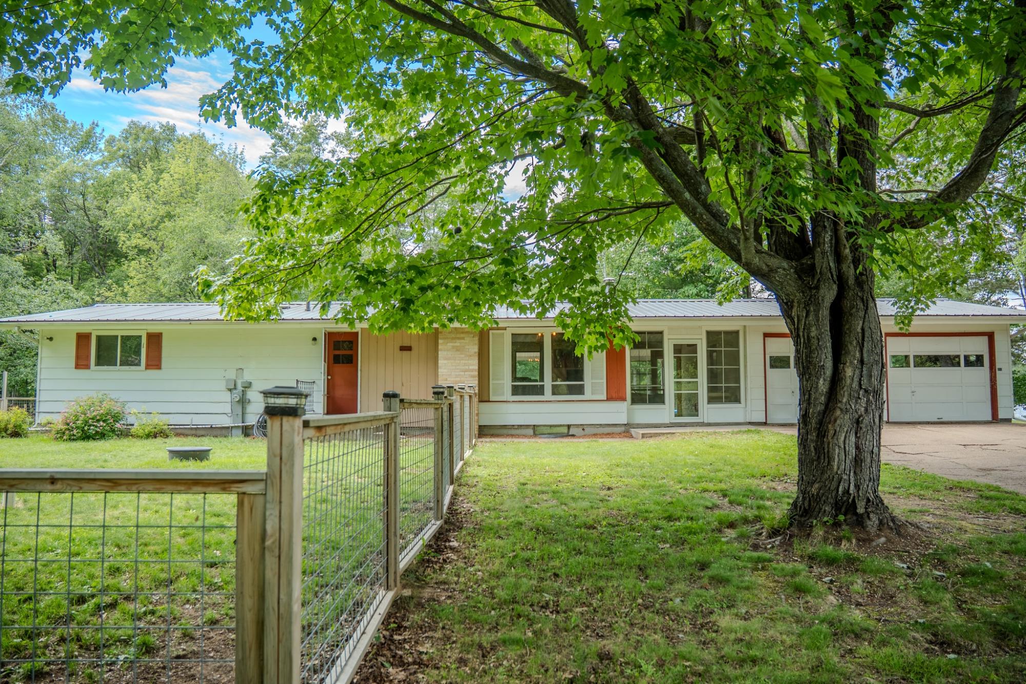 4125 North Bay Road Rhinelander, WI 54501 - Photo 2 of 45 Gallery Image 2