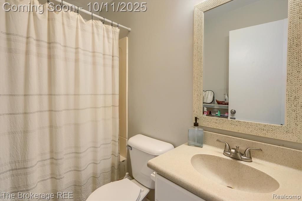 5241 Drayton Road Clarkston, MI 48346 - Photo 27 of 39 Gallery Image 27