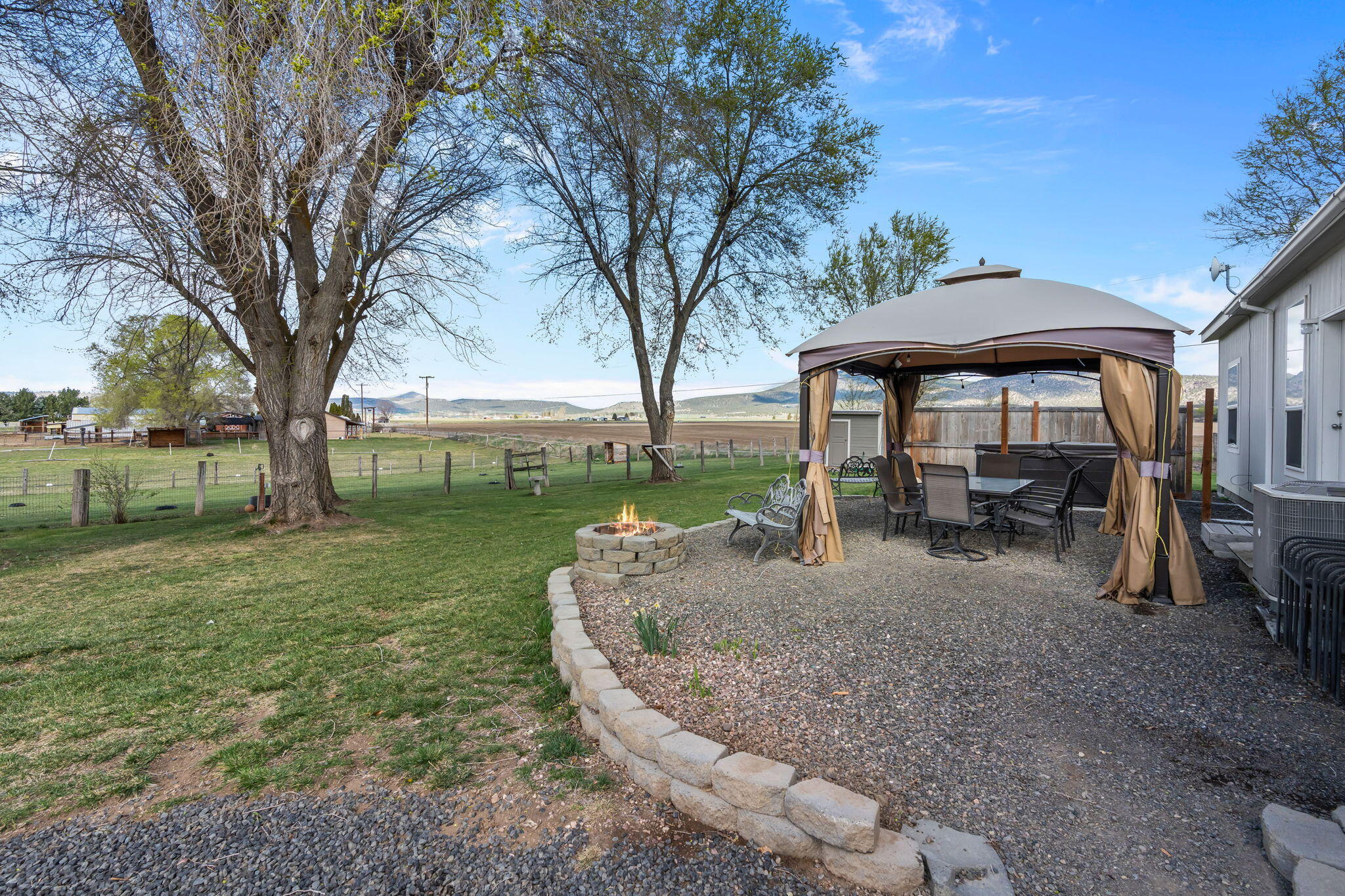 7651 Edwards Road Prineville, OR 97754 - Photo 13 of 54 2026_04_02_7651_NE_Edwards_Rd_Pv-13
