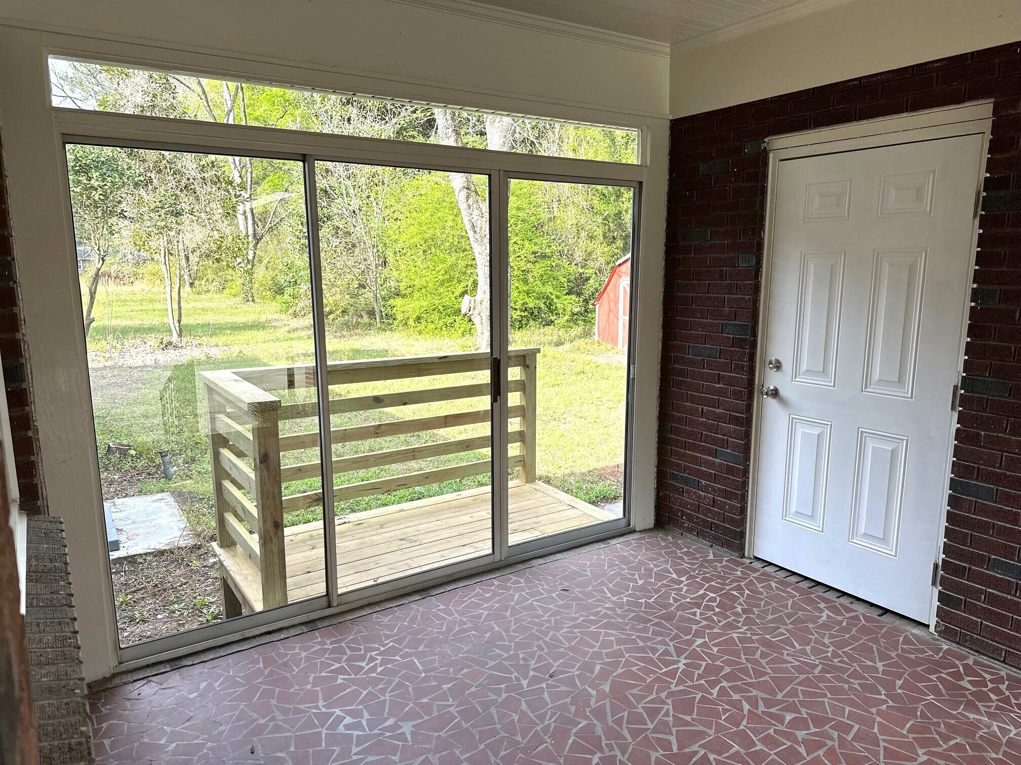 303 Schoolhouse Road Dorchester, SC 29437 - Photo 28 of 35 Breezeway