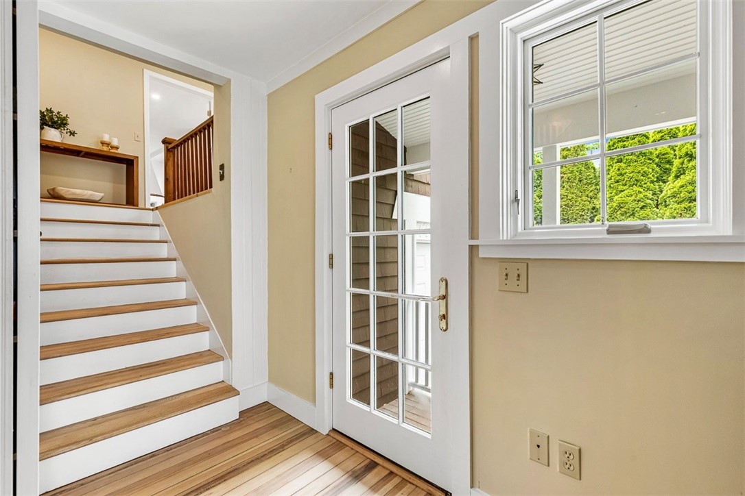 81 Mathewson Road Barrington, RI 02806 - Photo 29 of 49