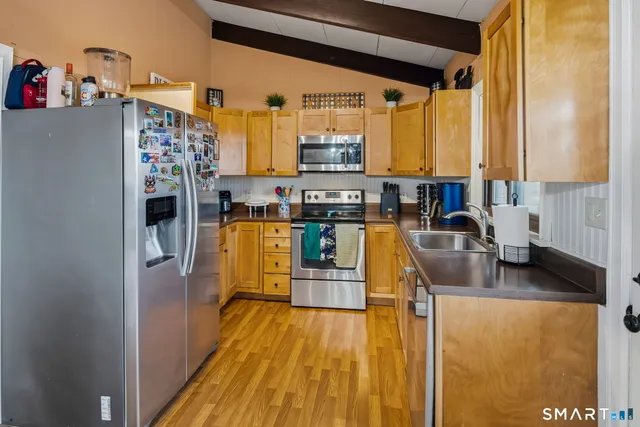 $449,900 | 39 Inchcliffe Drive, Ledyard, CT 06335