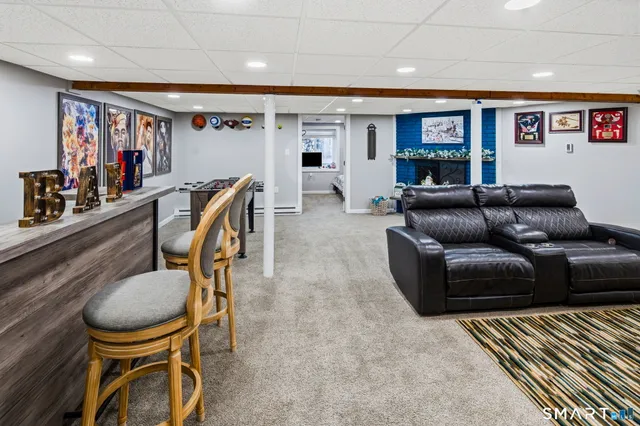 $449,900 | 39 Inchcliffe Drive, Ledyard, CT 06335