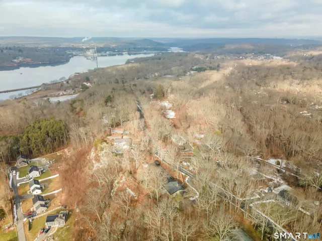 $449,900 | 39 Inchcliffe Drive, Ledyard, CT 06335