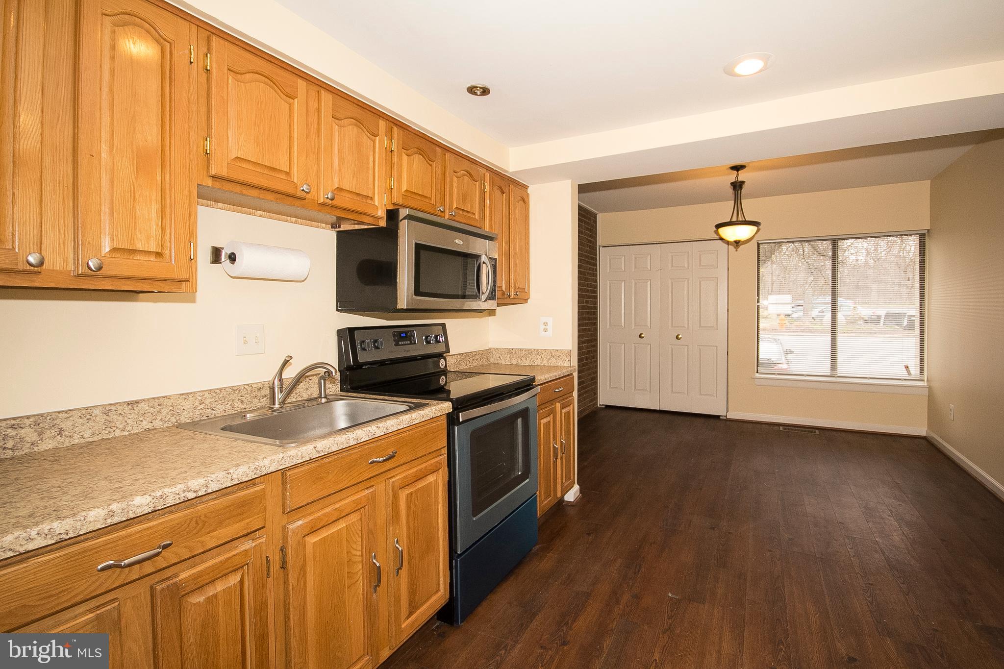 9734 Basket Ring Road Columbia, MD 21045 - Photo 2 of 26 Open kitchen with breakfast room