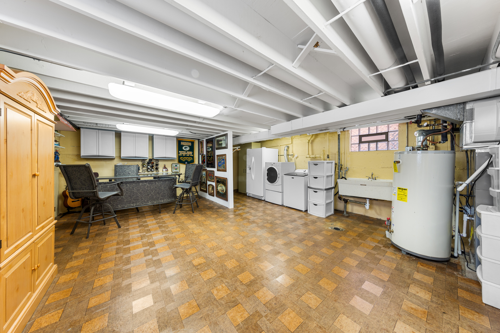 3700 South Normal Avenue Chicago, IL 60609 - Photo 27 of 36 a view of a room with racks on the wall