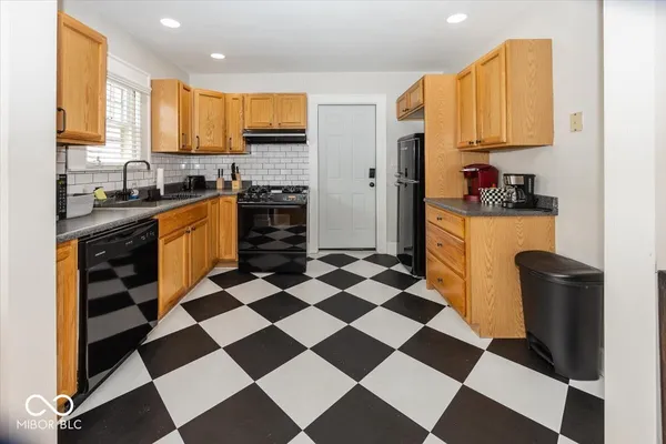 $2,600 | 6140 Winthrop Avenue, Indianapolis, IN 46220