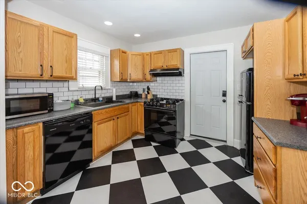 $2,600 | 6140 Winthrop Avenue, Indianapolis, IN 46220