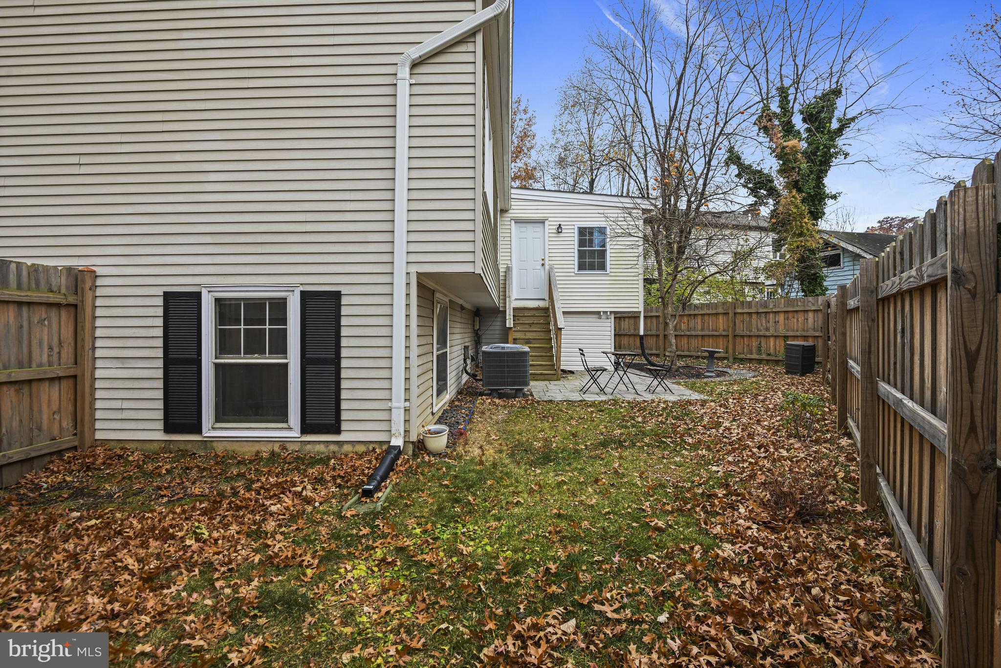 532 Merlins Lane Herndon, VA 20170 - Photo 37 of 42 a front view of a house with garden