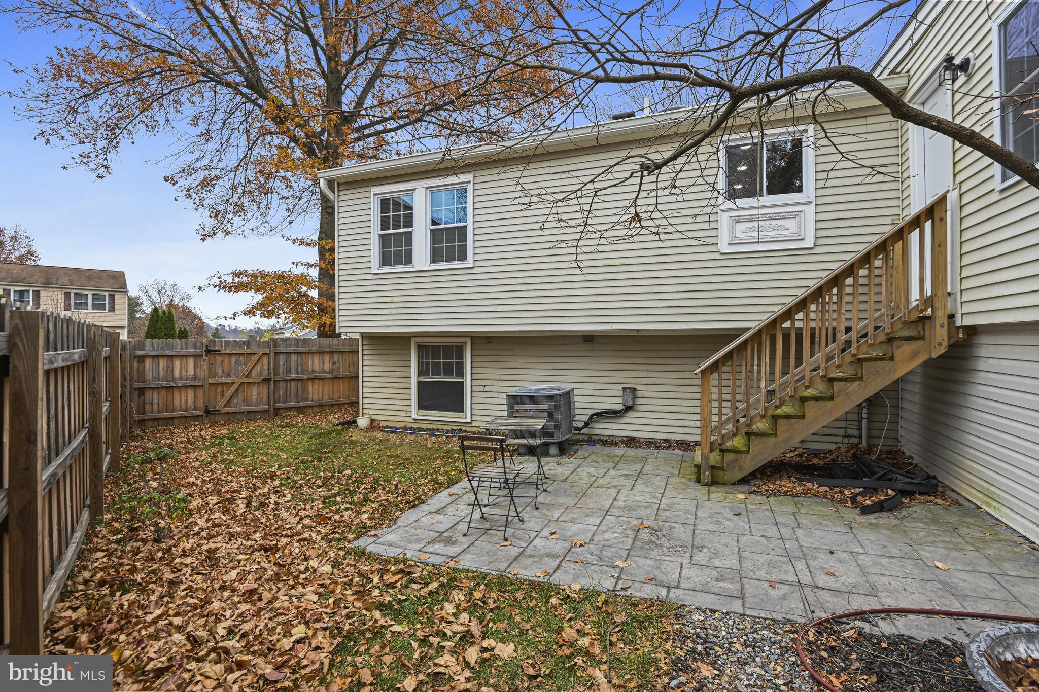 532 Merlins Lane Herndon, VA 20170 - Photo 38 of 42 a view of a house with wooden fence