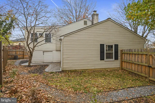 $679,900 | 532 Merlins Lane, Herndon, VA 20170