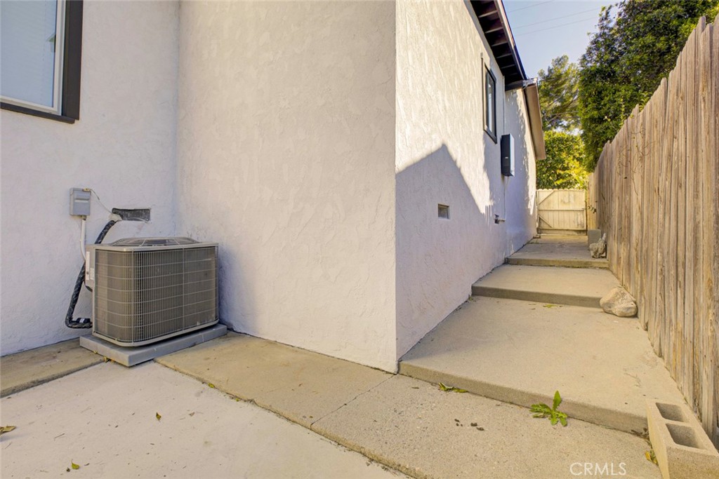 10317 Pinyon Avenue Tujunga, CA 91042 - Photo 35 of 41
