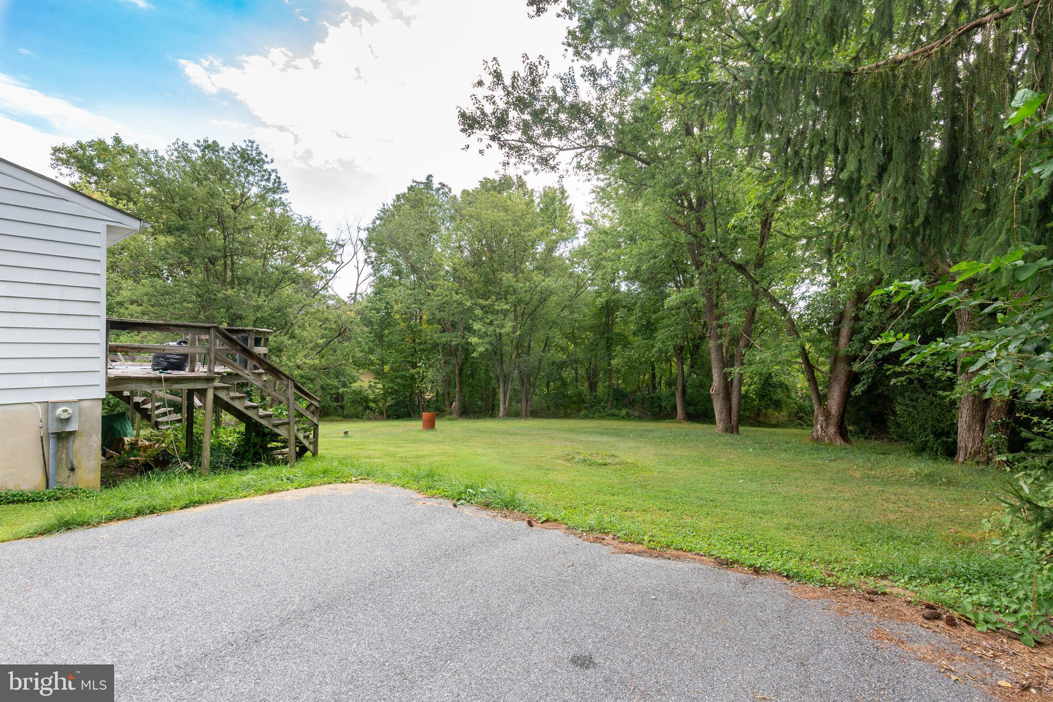 1505 R Brehm Road Westminster, MD 21157 - Photo 27 of 40 Large Driveway!