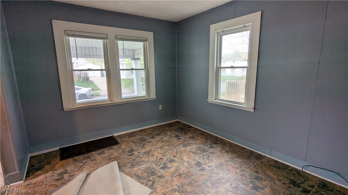 379 Homestead Street Akron, OH 44306 - Photo 7 of 45