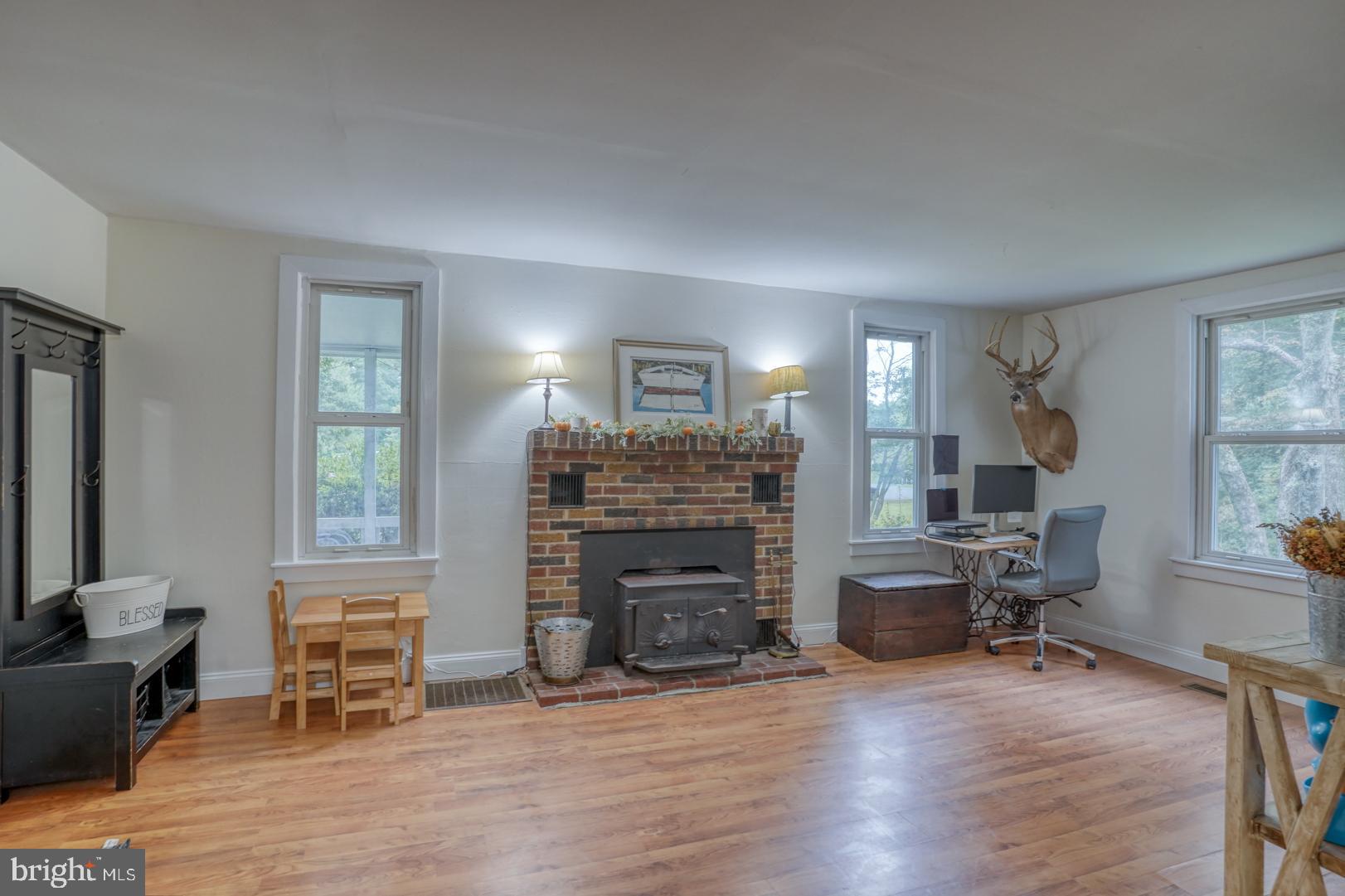 5292 Skinners Neck Road Rock Hall, MD 21661 - Photo 10 of 42 Working fireplace