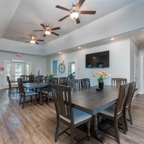 372 East Ash Street Cochran, GA 31014 - Photo 4 of 6 a view of a dining room with furniture