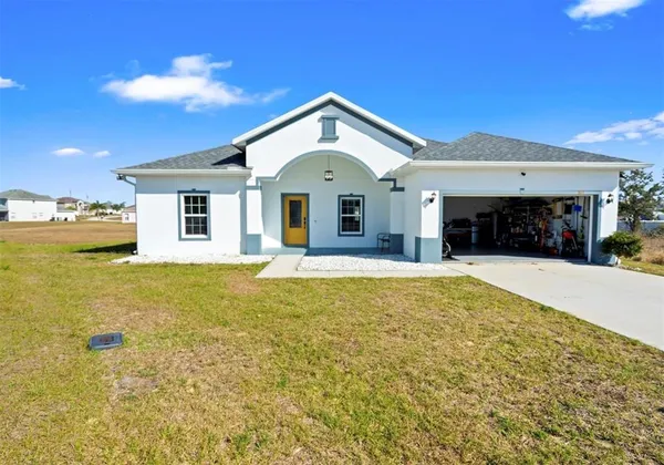 $1,800 | 817 Desmoines Place, Kissimmee, FL 34759