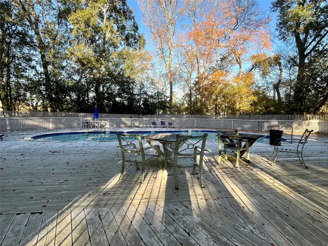 $168,450 | 19 Hideaway Drive, Friendswood, TX 77546