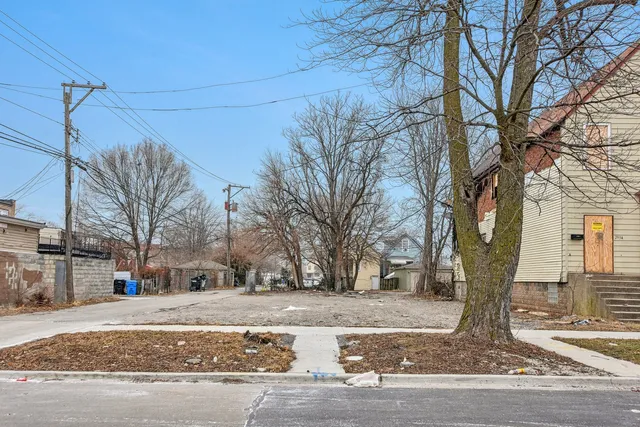 $15,000 | 2948 East 82nd Street, Chicago, IL 60617