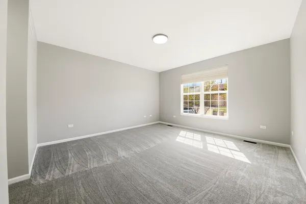 $429,000 | 910 Oak Ridge Boulevard, Elgin, IL 60120