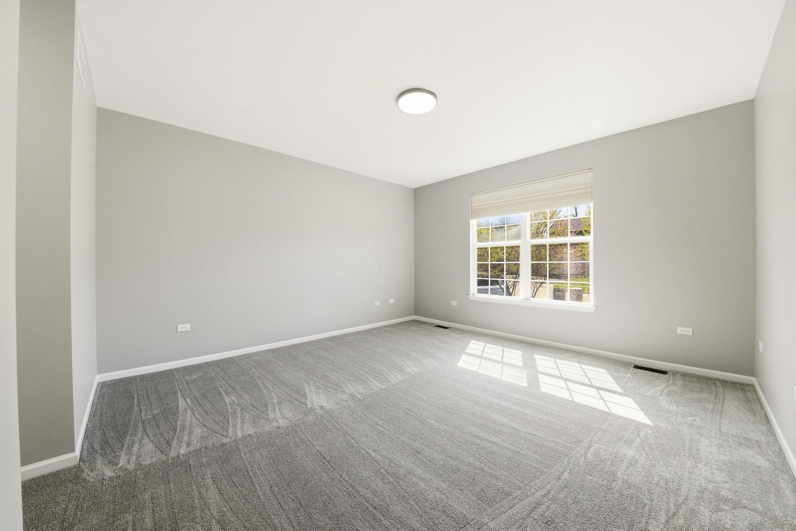 910 Oak Ridge Boulevard Elgin, IL 60120 - Photo 11 of 23