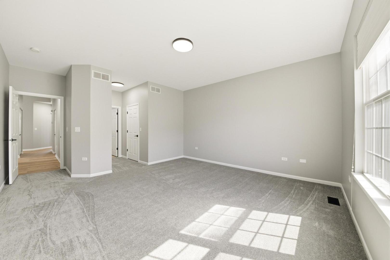 910 Oak Ridge Boulevard Elgin, IL 60120 - Photo 12 of 23