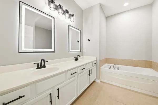 $429,000 | 910 Oak Ridge Boulevard, Elgin, IL 60120