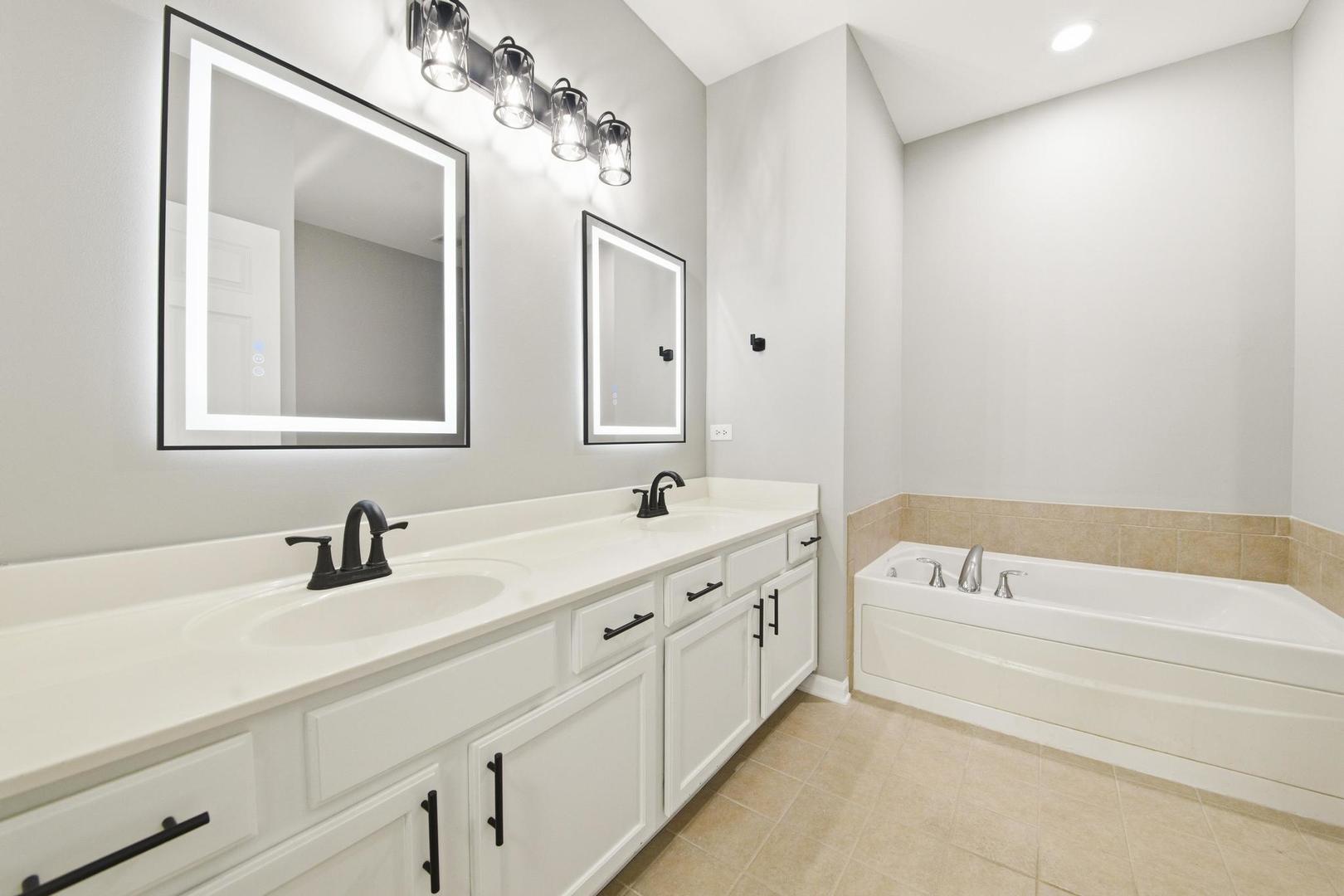 910 Oak Ridge Boulevard Elgin, IL 60120 - Photo 14 of 23