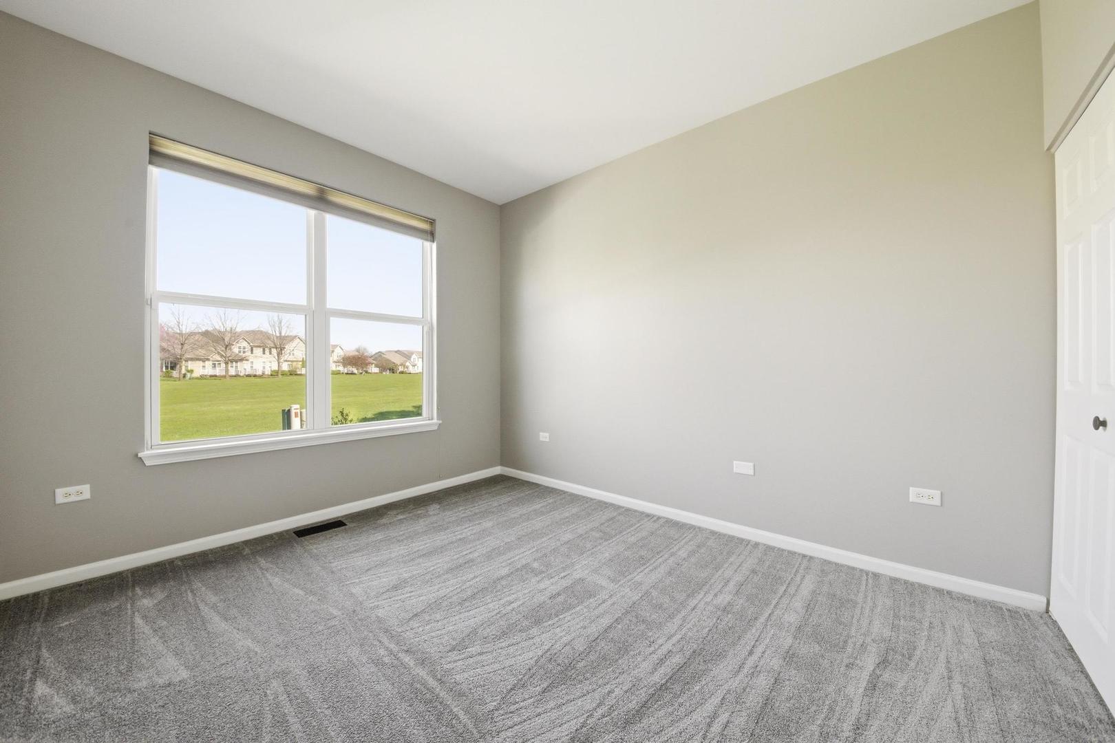 910 Oak Ridge Boulevard Elgin, IL 60120 - Photo 16 of 23