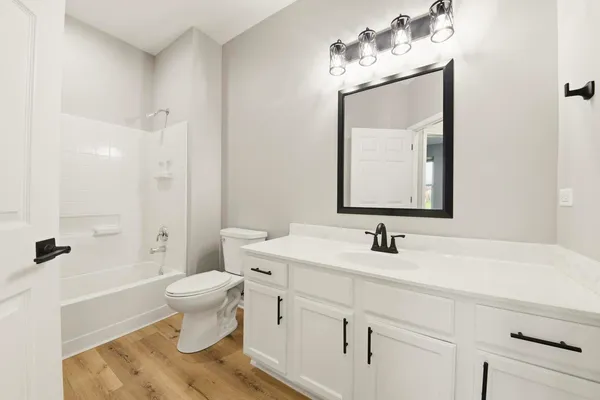 $429,000 | 910 Oak Ridge Boulevard, Elgin, IL 60120