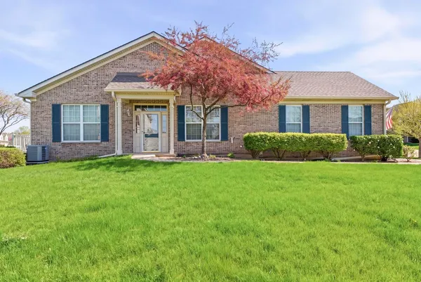 $429,000 | 910 Oak Ridge Boulevard, Elgin, IL 60120