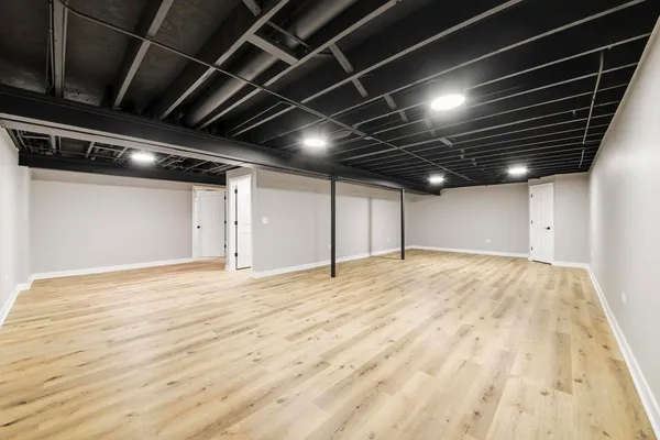 $429,000 | 910 Oak Ridge Boulevard, Elgin, IL 60120