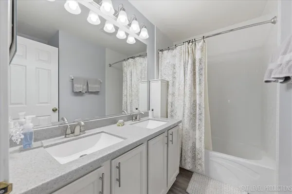 $549,900 | 2984 Marshfield Court, Elgin, IL 60124