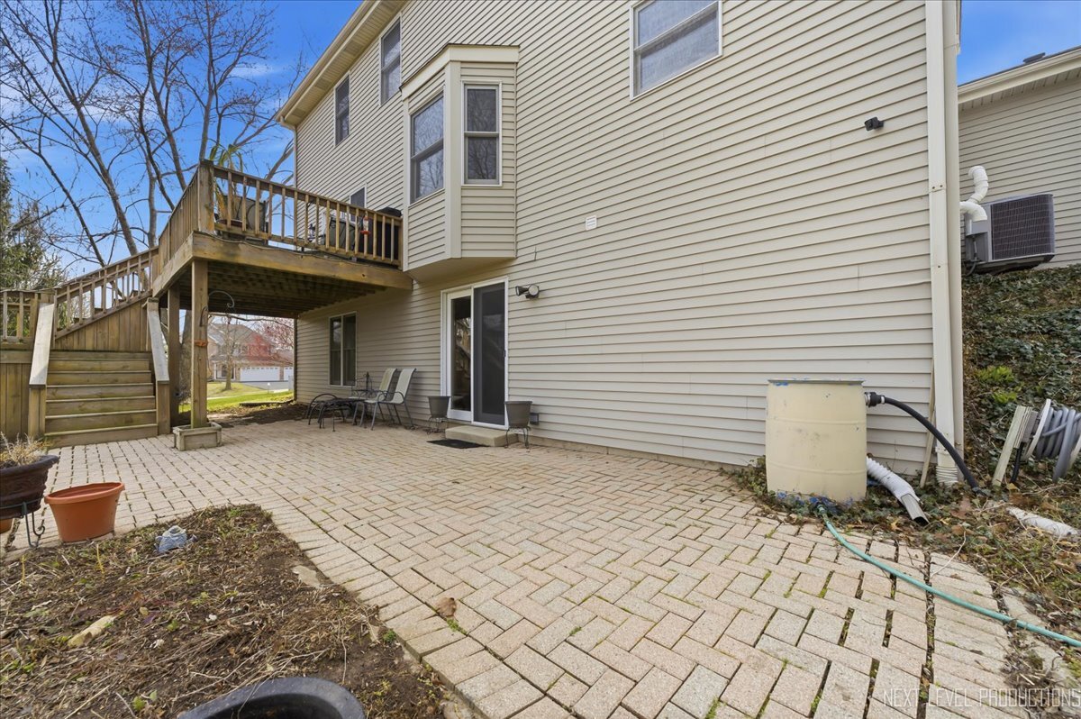 2984 Marshfield Court Elgin, IL 60124 - Photo 30 of 40 a street view with a couch