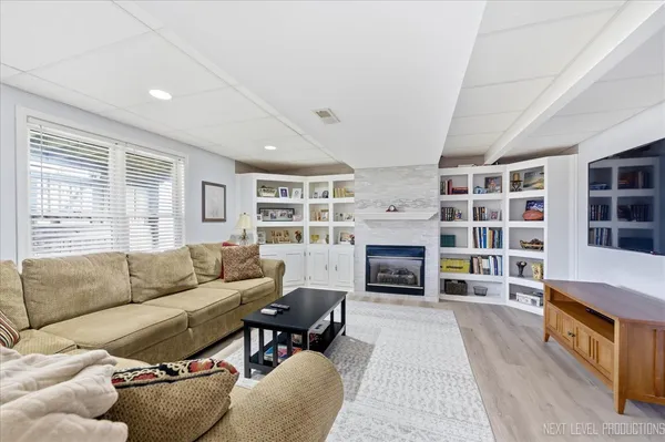 $549,900 | 2984 Marshfield Court, Elgin, IL 60124
