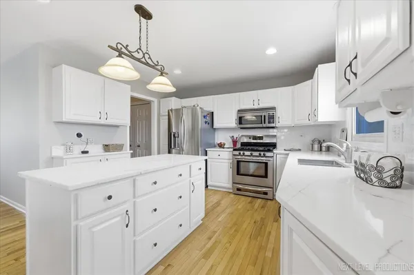 $549,900 | 2984 Marshfield Court, Elgin, IL 60124