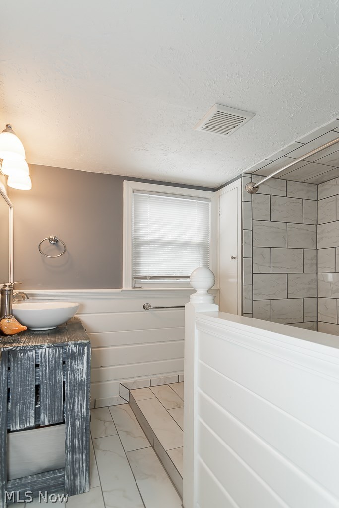 5211 Edenhurst Road Cleveland, OH 44124 - Photo 29 of 32