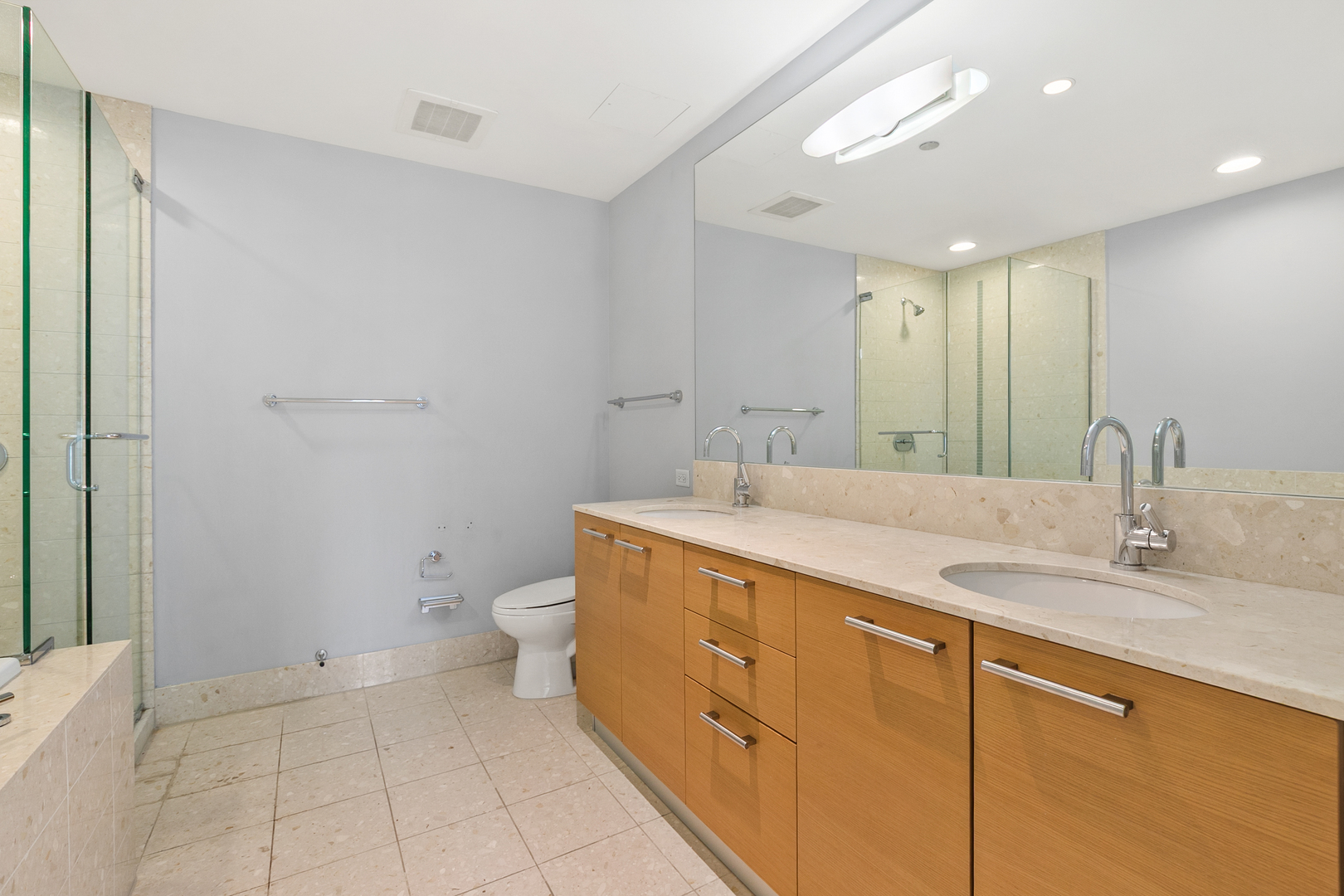 340 East Randolph Street, Unit 302 Chicago, IL 60601 - Photo 11 of 23