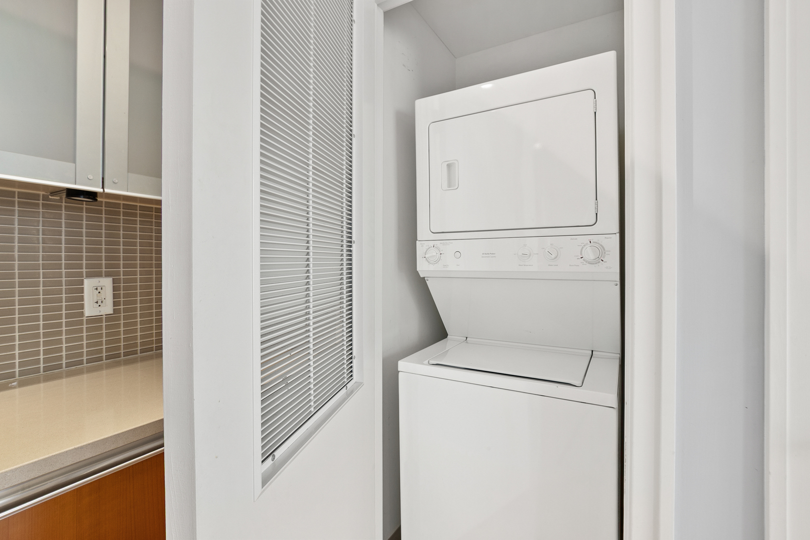 340 East Randolph Street, Unit 302 Chicago, IL 60601 - Photo 14 of 23