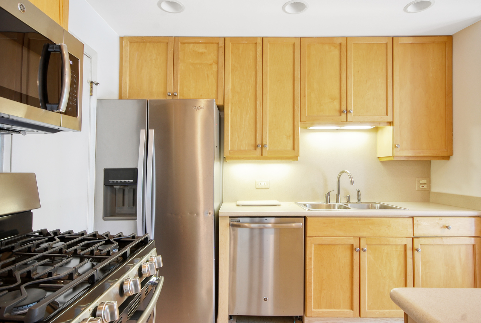 552 Greystone Lane, Unit C2 Wheeling, IL 60090 - Photo 7 of 21