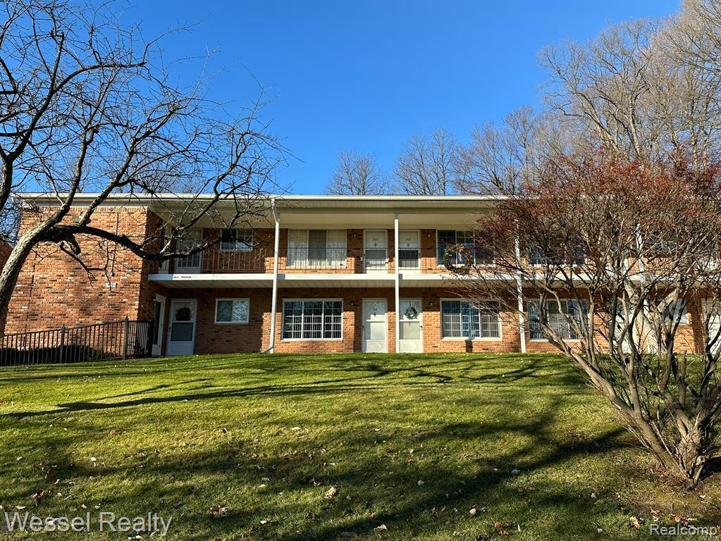 419 Prospect Street, Unit 203 Romeo, MI 48065 - Photo 1 of 15
