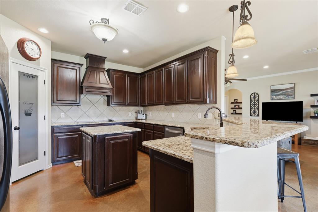 2425 Pecan Springs Road Cleburne, TX 76031 - Photo 15 of 40