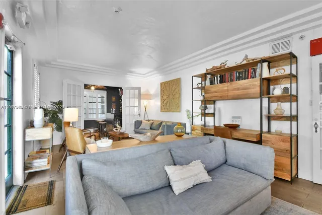 $2,900,000 | 1018 Jefferson Avenue, Miami Beach, FL 33139