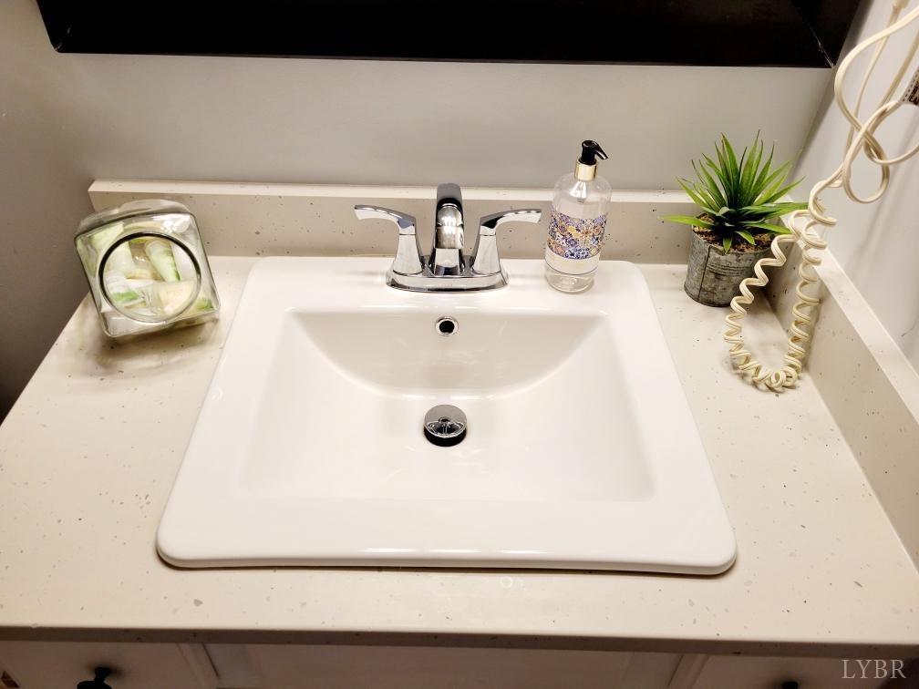 1245 Graves Harbor Trail, Unit 2103 Huddleston, VA 24104 - Photo 12 of 27