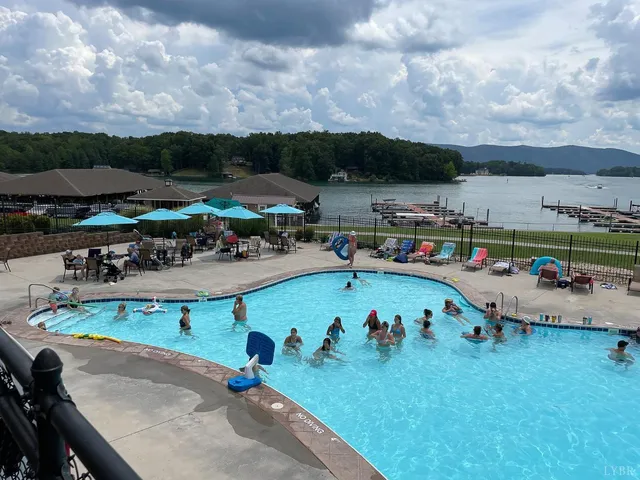 $121,500 | 1245 Graves Harbor Trail, Unit 2103, Huddleston, VA 24104