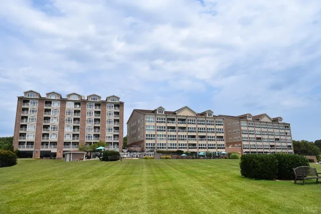 $121,500 | 1245 Graves Harbor Trail, Unit 2103, Huddleston, VA 24104