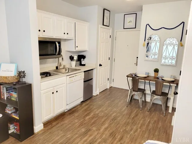 $121,500 | 1245 Graves Harbor Trail, Unit 2103, Huddleston, VA 24104