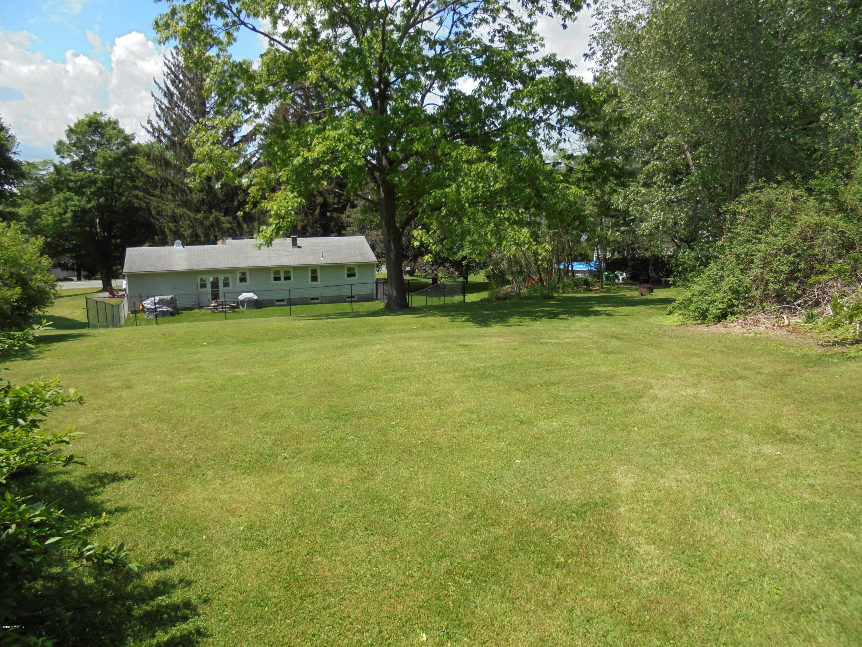 562 Pecks Road Pittsfield, MA 01201 - Photo 3 of 21 2017-06-01 13.07.52
