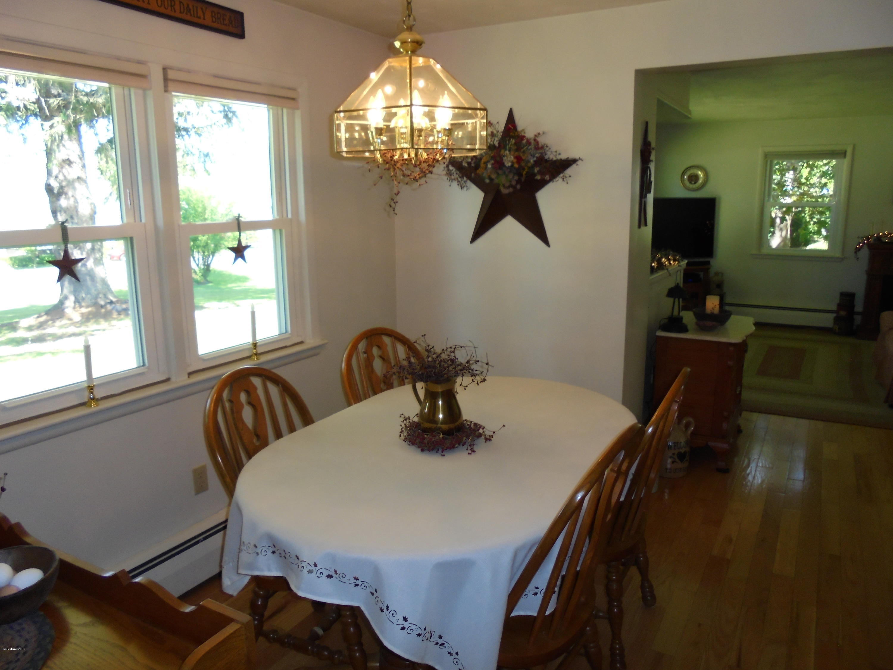 562 Pecks Road Pittsfield, MA 01201 - Photo 8 of 21 2017-06-01 11.09.27