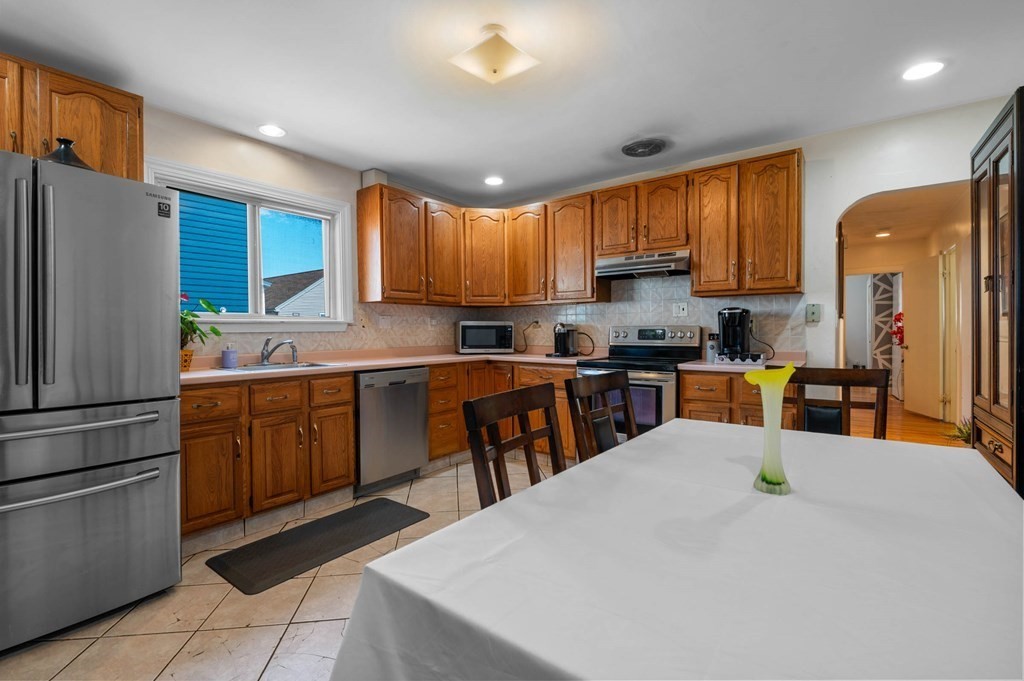33 Derby Road Revere, MA 02151 - Photo 18 of 40 Gallery Image 18